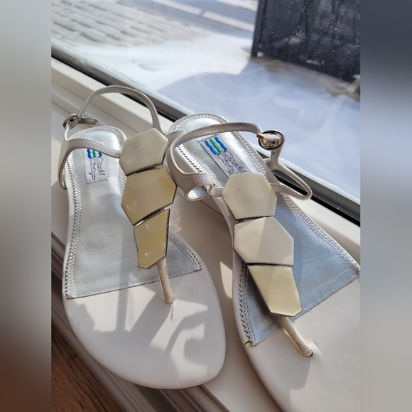 Arnold Churgin white sandals size 8 - Picture 2 of 4